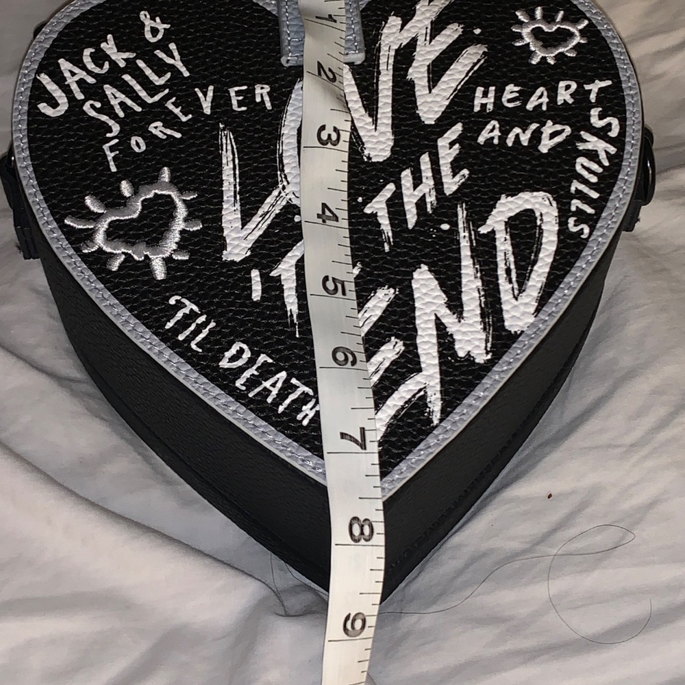 🎃 Loungefly Disney Heart Jack & Sally "Til' the End" Purse – New with Tags! 🎃 - Picture 4 of 11